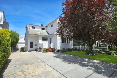 2383 Elbert Ave, North Bellmore, NY 11710-3033