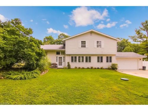 14365 Caves Rd, Russell Township, OH 44072