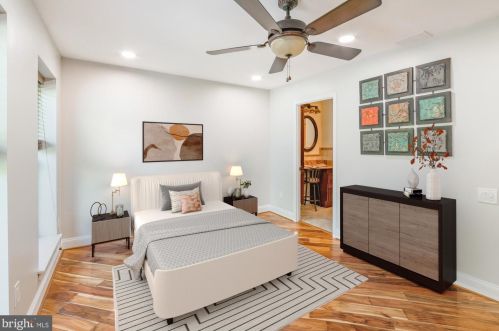 311 Catharine St, Philadelphia PA  19147-3201 exterior