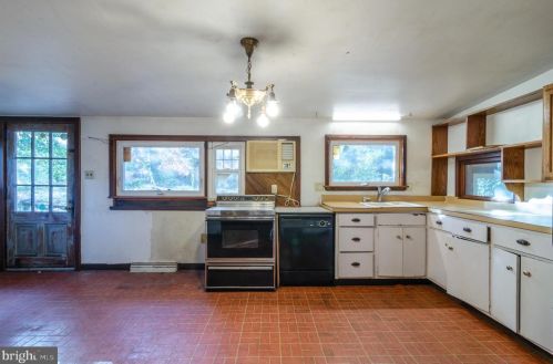 5 April Ln, Wilmington DE  19810-4122 exterior