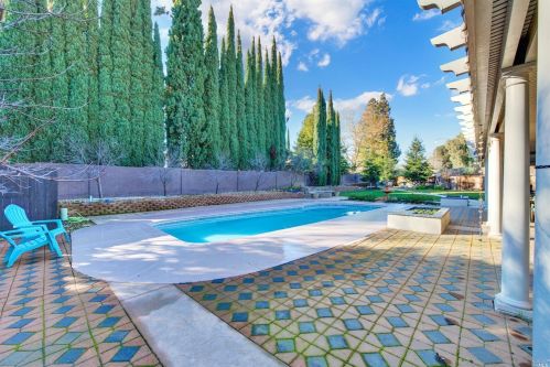 131 Feather Riv Cir, Vacaville CA 95688-8749 exterior