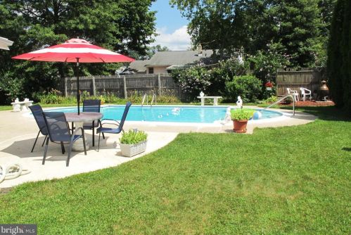 2500 Church Rd, Riverton, NJ 08077-3141