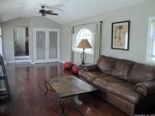 37 Candle Hill Rd, Danbury CT  06812-2409 exterior