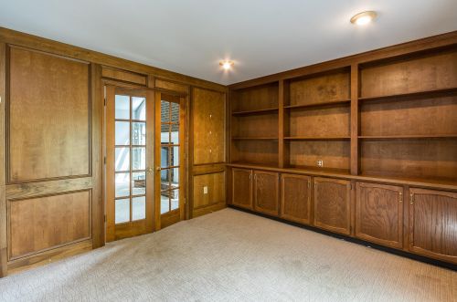 8235 Woodcreek Dr, Florence KY  41042-9119 exterior