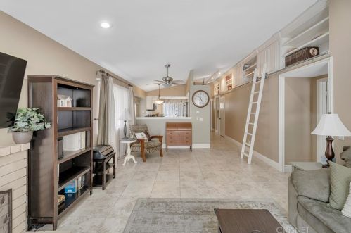 19411 Old Friend Rd, Santa Clarita, CA 91351-1274