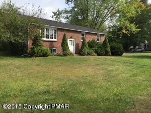 2105 Wallace St, Stroudsburg PA  18360-2633 exterior
