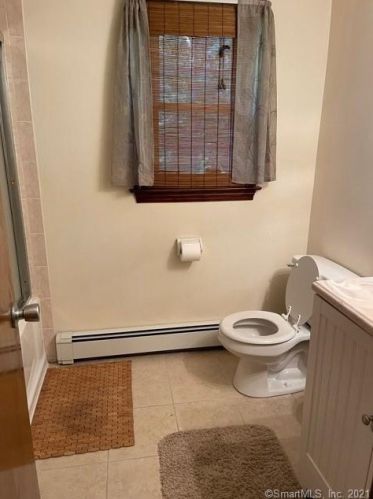 109 Longview Dr, Windsor CT  06095-3806 exterior