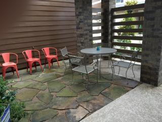 1918 Hollister St, Houston TX  77080-6804 exterior