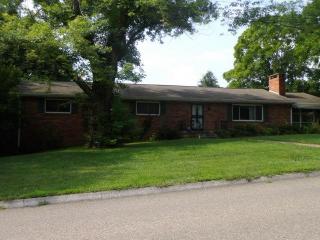 8024 Bennington Dr, Knoxville, TN 37909-2901