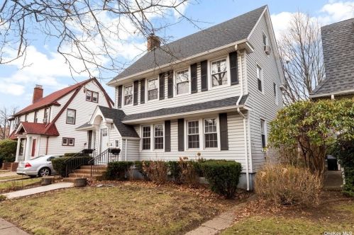 5 Michigan Rd, Floral Park, NY 11001-4121