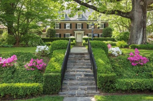 11 Paddington Rd, Scarsdale, NY 10583-2915