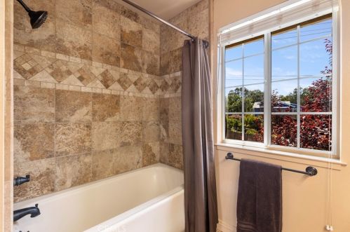 940 24 St, Lakeport CA  95453-3013 exterior