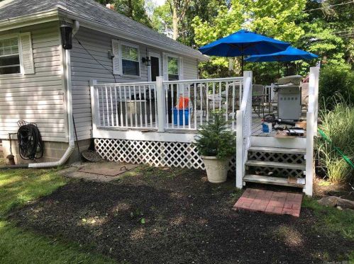 12 Bellport Rd, Scotts Beach, NY 11789-2411