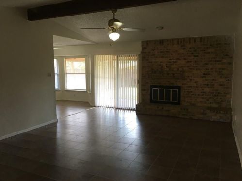7278 Church Park Dr, Fort Worth, TX 76133-7141