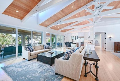 491 17th Ave, Naples, FL 34102-7404