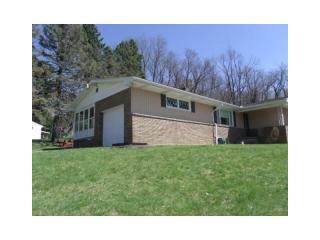 100 Warren St, Bentleyville, PA 15314-1026