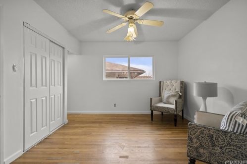 3637 Fairesta St, Glendale CA 91214-1804 exterior