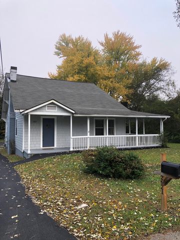2621 Valley View Dr, Knoxville, TN 37917-2360