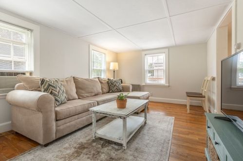 31 Houghton St, Woburn MA  01801-3515 exterior