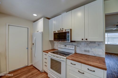 807 Leisure World, Mesa, AZ 85206-2405