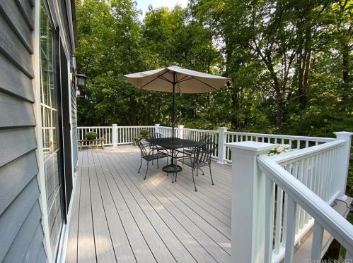 23 Abbott Ave, Ridgefield CT  06877-4406 exterior