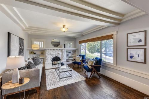 5044 Fairfax Ave, Oakland CA 94601-5811 exterior