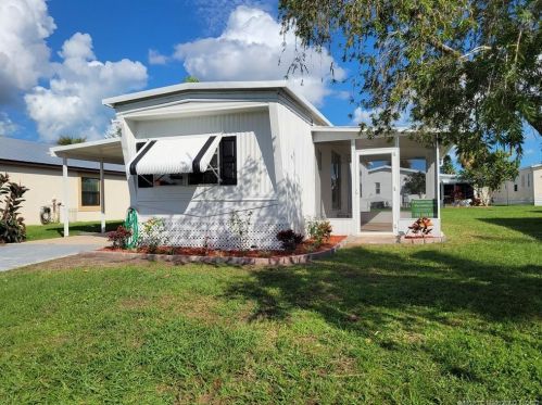 43 Florida Way, Fort Pierce, FL 34952-8537