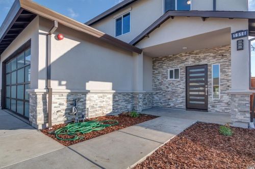 1916 Pine Meadow Dr, Santa Rosa CA  95403-1584 exterior