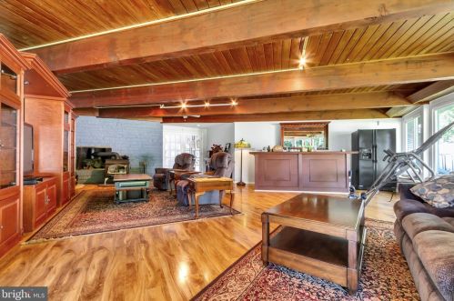 1014 Thomas Ave, Riverton NJ  08077-2321 exterior