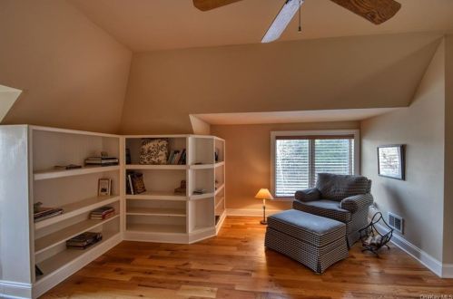 8 Silo Ln, Warwick NY  10990-2872 exterior