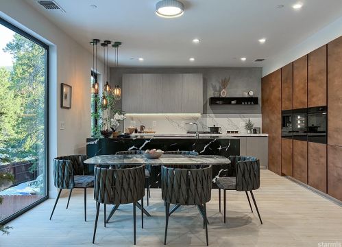 2013 Piute St, South Lake Tahoe, CA 96150-9206