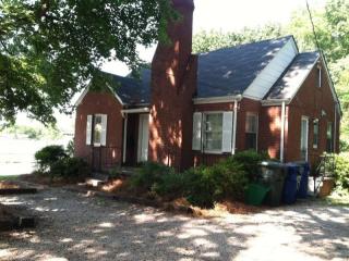 11 Bagwell Ave, Raleigh NC  27607-7136 exterior