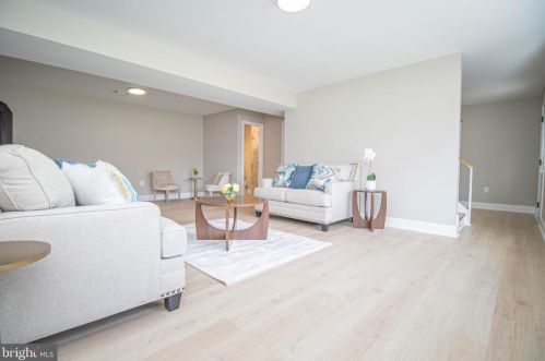 7834 Brompton St, Springfield VA  22152-1956 exterior