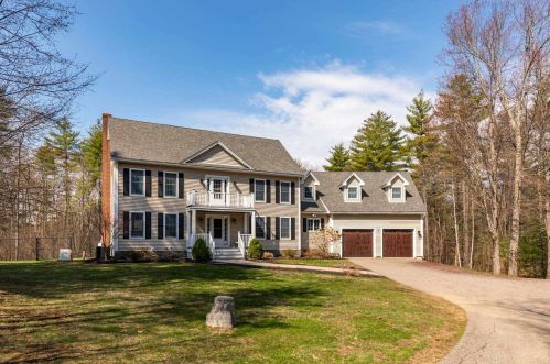 49 Sandy Ln, Dover NH  03820-5900 exterior