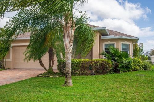 107 Thelma Dr, Placida, FL 33947-3818