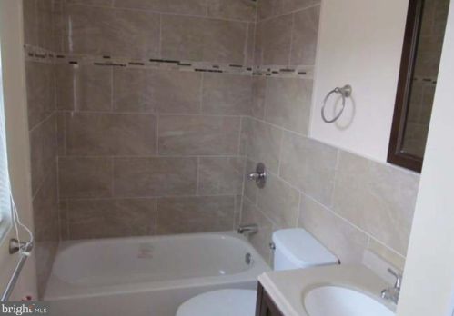 8015 Gilbert St, Philadelphia PA 19150-2505 exterior