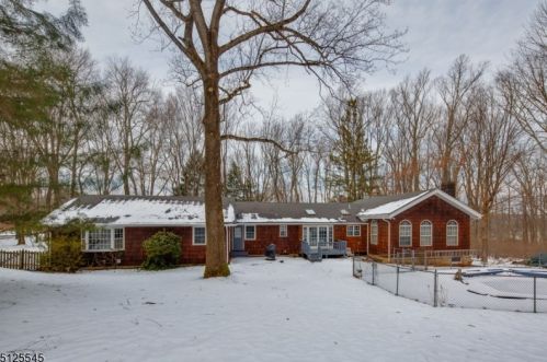 19 Cherry Tree Ln, Chester, NJ 07930-2038