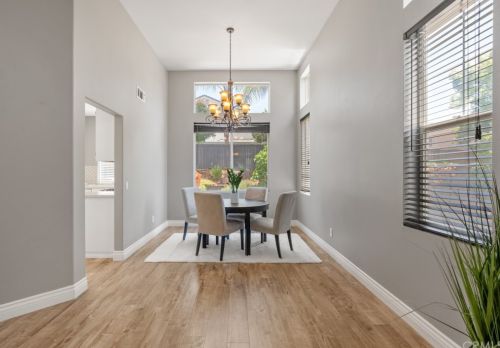 43014 Camino Caruna, Temecula CA  92592-3787 exterior