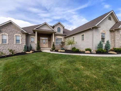 8591 Harlequin Cir, Massillon, OH 44646-9591