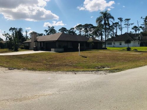 325 Greenwood Ave, Lehigh Acres, FL 33936-1430