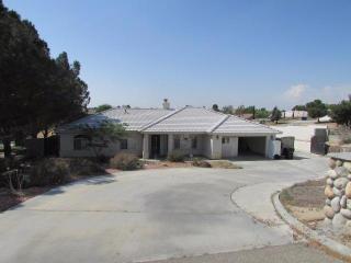 16519 Kayuga St, Victorville, CA 92395-9511