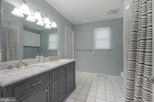 14 Maybrook Ave, Auburn NJ  08085-9703 exterior