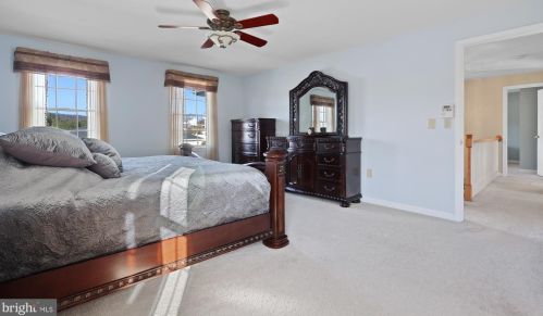 56 Sherwood Cir, West Enola PA  17025-1840 exterior