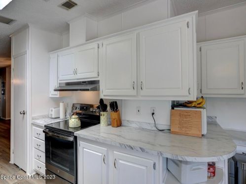 1009 Robin Dr, Sebastian FL  exterior