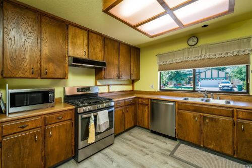 361 Sherry Dr, Ukiah CA  95482-3388 exterior