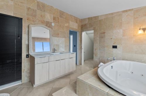 4150 Dingman Dr, Sanibel FL 33957-5107 exterior