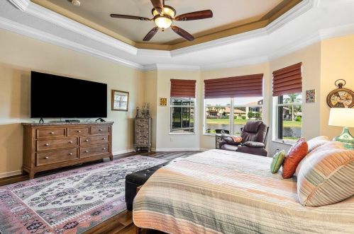 7038 Great Falls Cir, Boynton Beach FL  33437-3998 exterior