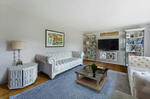 19 Allens Corner Rd, Flemington NJ  08822-5620 exterior