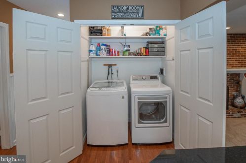 614 Westwind Dr, Berwyn PA  19312-1144 exterior