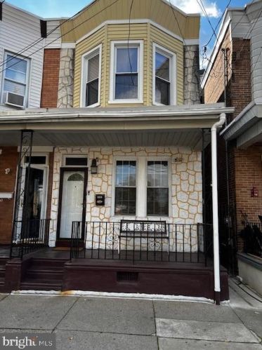 1138 Everett St, Camden, NJ 08104-3508